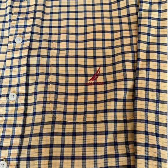 Nautica Men's Yellow & Black Plaid Long Sleeve Button Shirt Size Medium - Picture 3 of 6